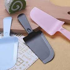 Cake cutting and serving knife